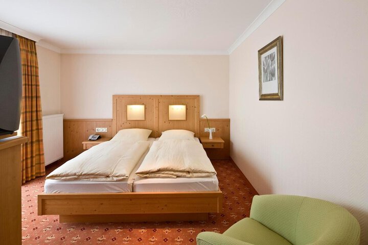 Room 6 of 51
