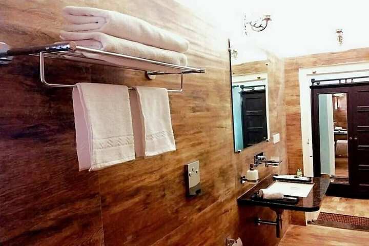 Room 34 of 60