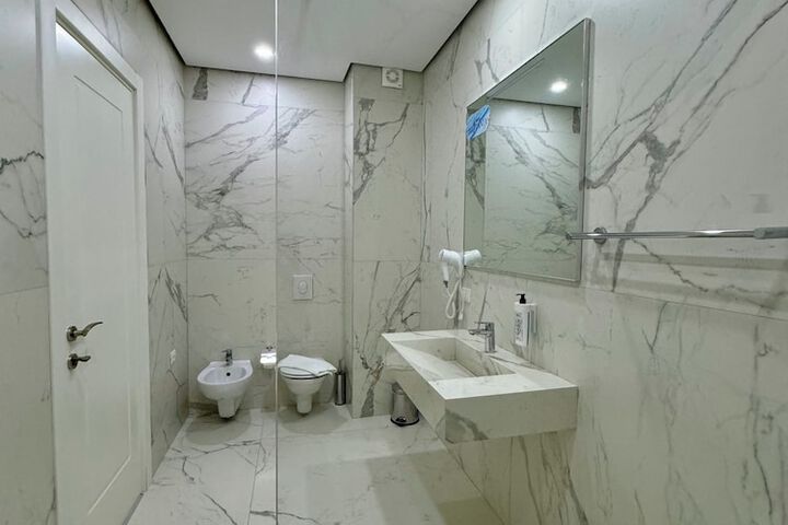 Room 119 of 191