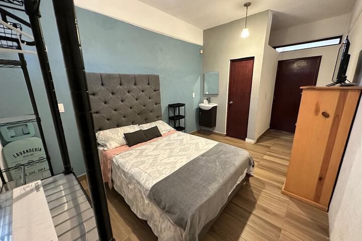Room 8 of 27
