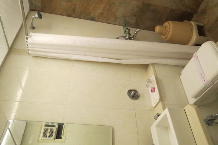 Room 18 of 24