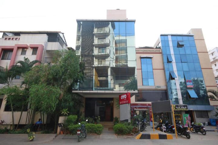 OYO The Retreat Hotel