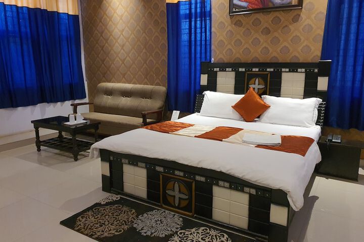 Room 16 of 35