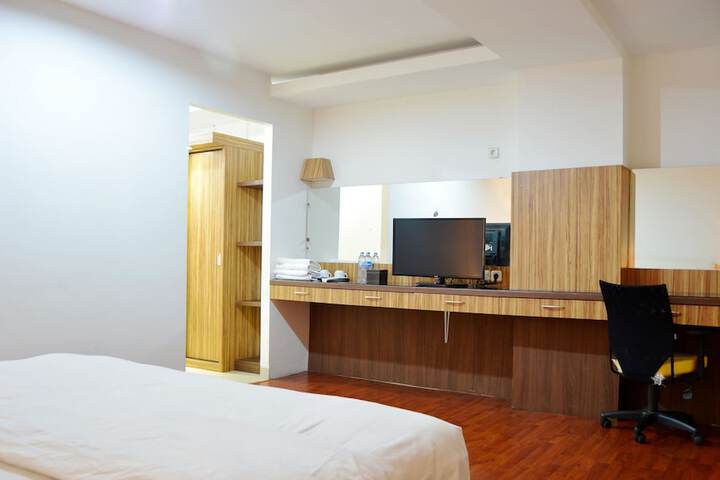 Room 30 of 49