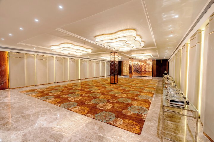 Ballroom/Hall 40 of 51