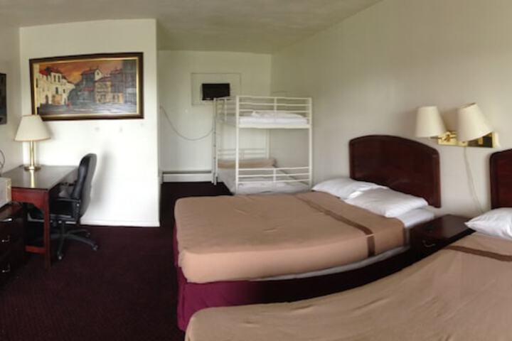Room 9 of 14