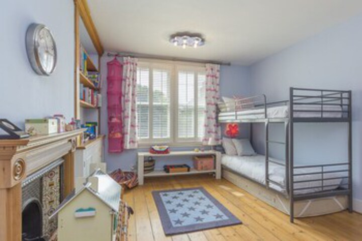 Room 17 of 28