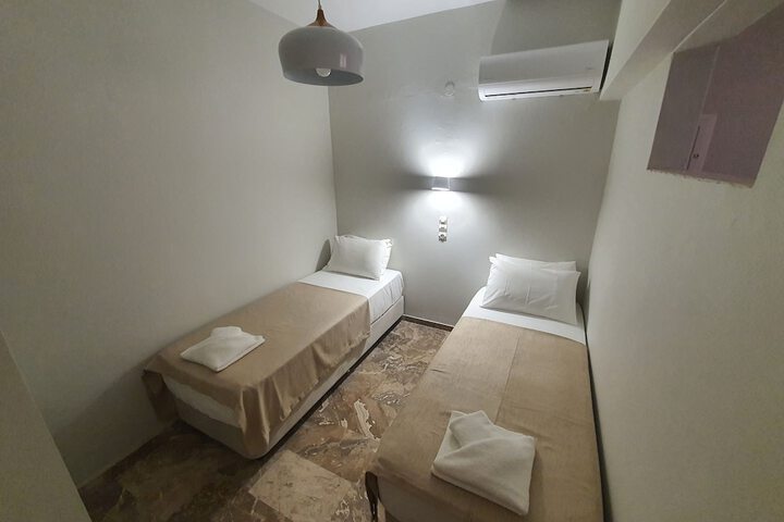 Room 5 of 52