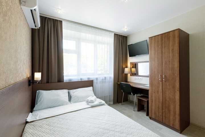 Room 9 of 10