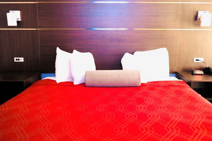 1 King Bed Accessible (1 of 23)