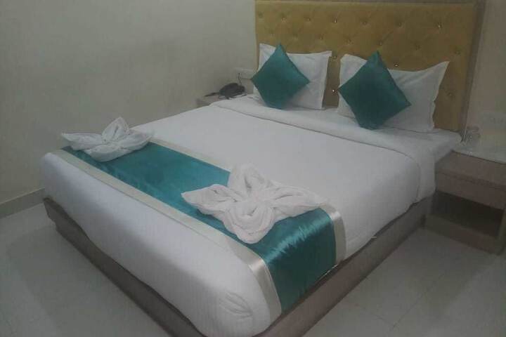 Room 10 of 36