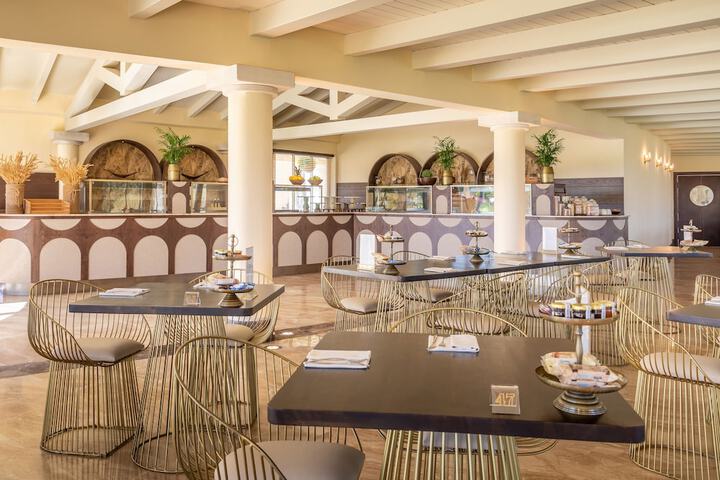 Breakfast area