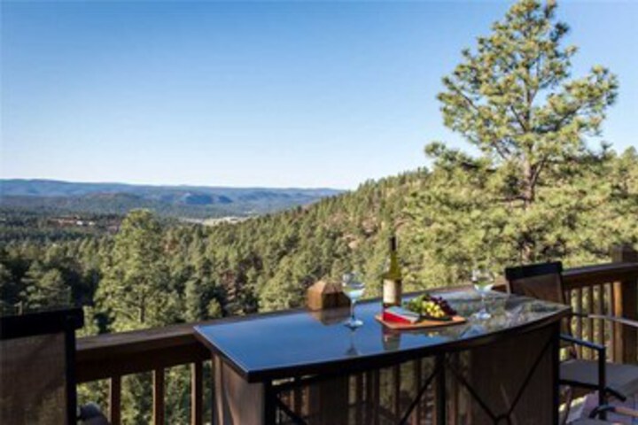 Mountain Valley View Holiday Home