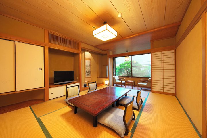 Room 3 of 22