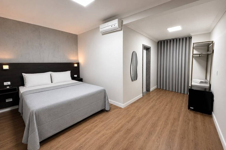 Room 41 of 80