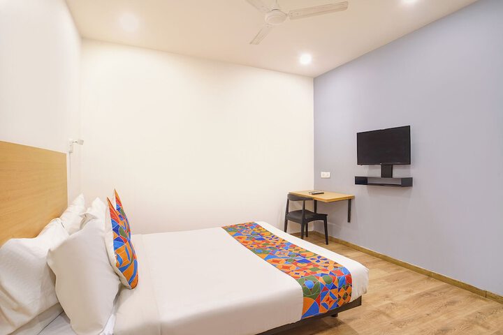 Room 12 of 28