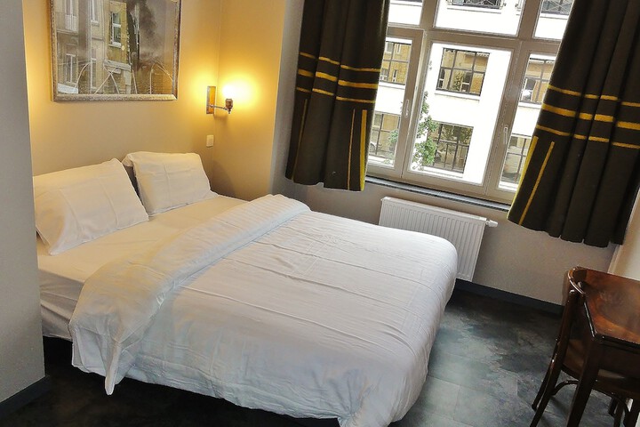Room 21 of 60