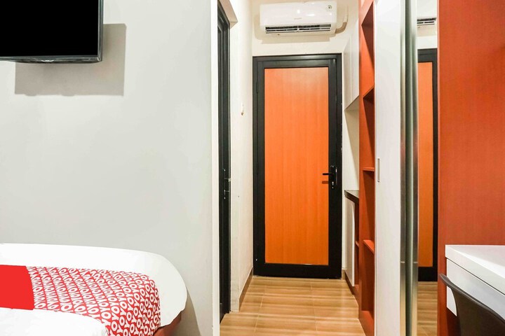 Room 13 of 30