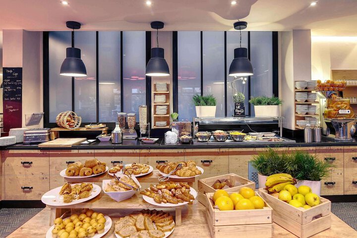 Breakfast/Coffee Service 40 of 86