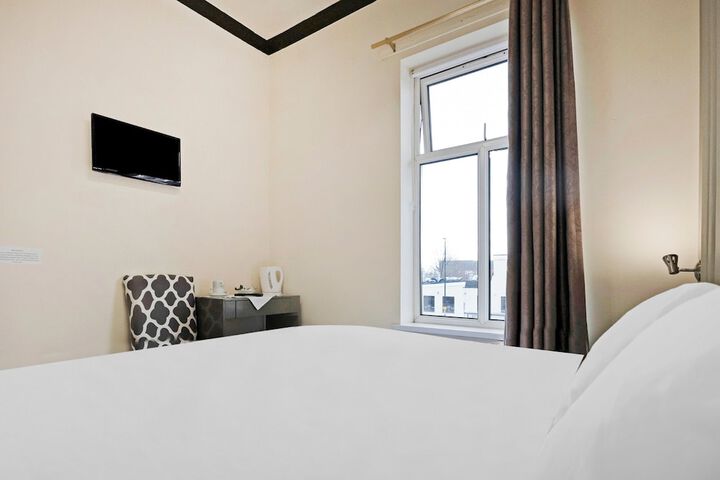 Room 40 of 83