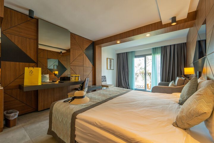 Room 42 of 155