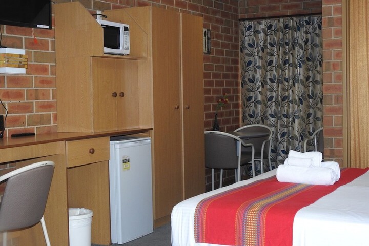 Room 11 of 36