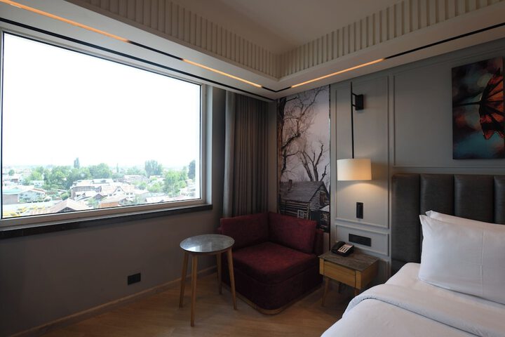 Room 7 of 69