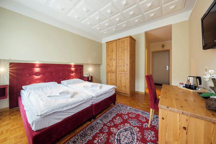 Room 7 of 31