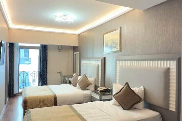 Room 8 of 20