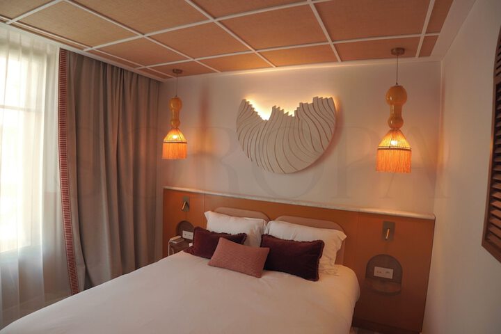 Room 2 of 7
