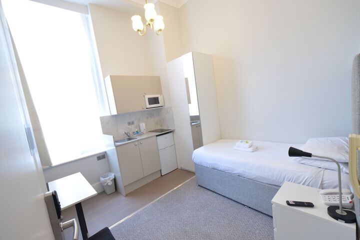 Room 184 of 371