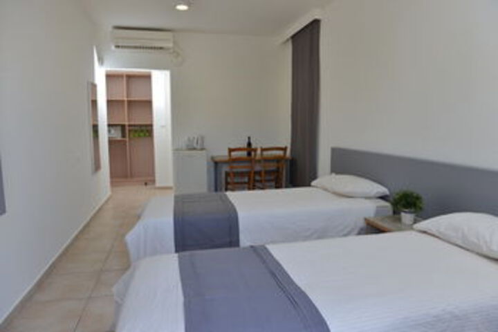 Room 35 of 53