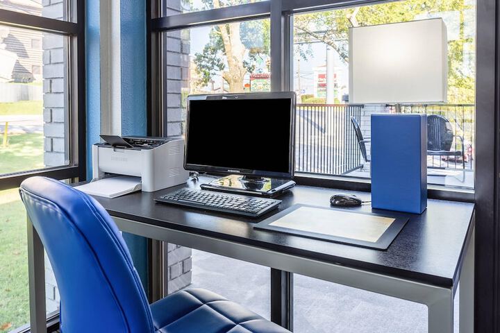 Business Center 54 of 56