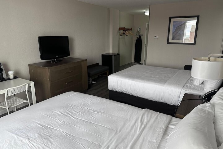 Standard Room, King or Two Doubles (13 of 13)