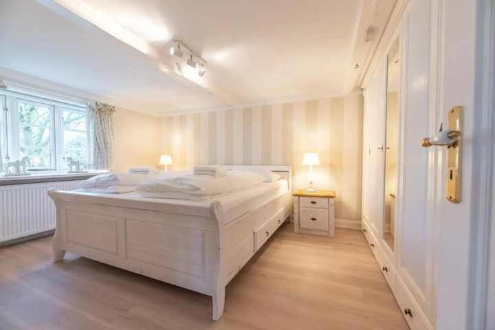 Room 3 of 15
