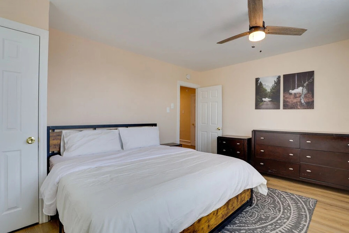 Room 4 of 14