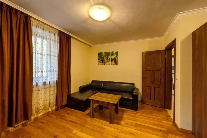 Room 13 of 17