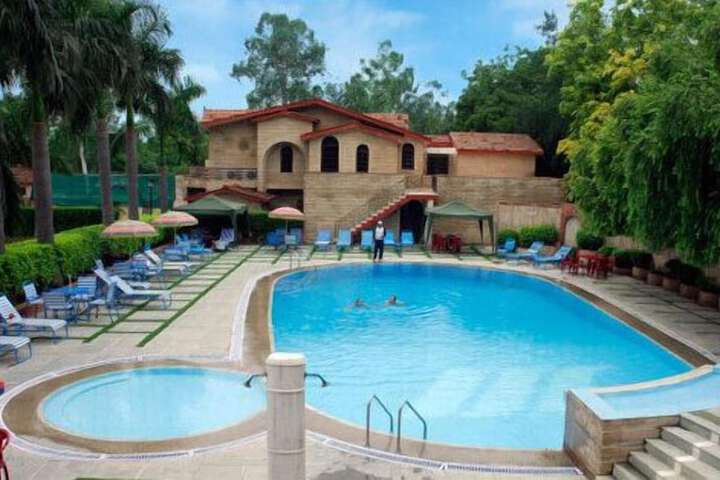 Pool 14 of 28