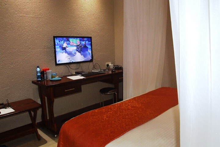 Room 9 of 31