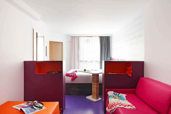 Room 5 of 43