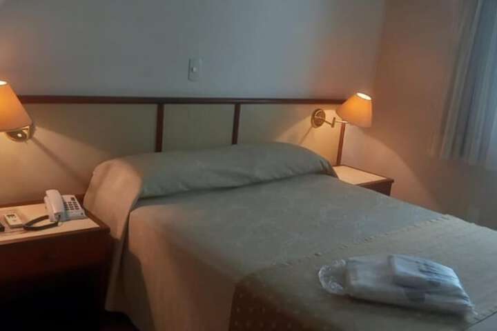 Room 17 of 40