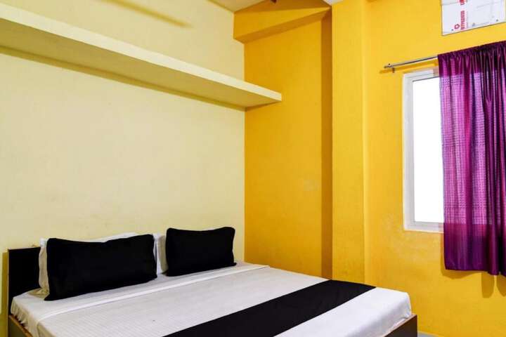 Room 8 of 16