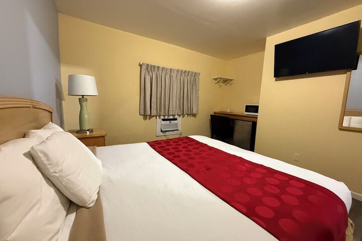 Room 13 of 28