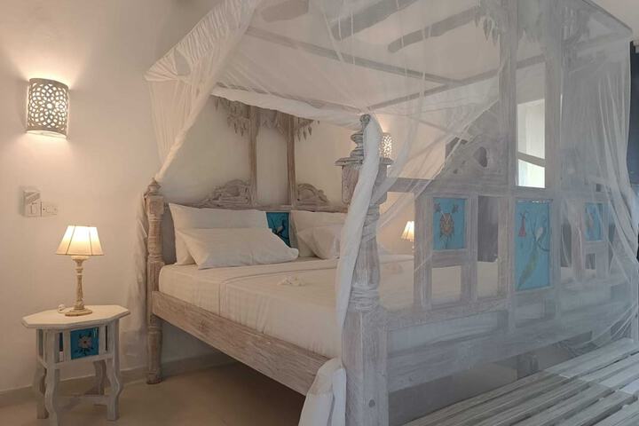 Room 8 of 23
