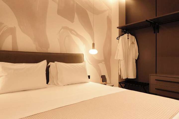 Room 17 of 75