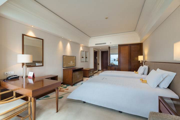 Room 12 of 34