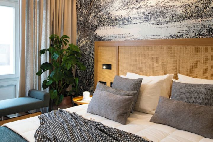 Room 2 of 43