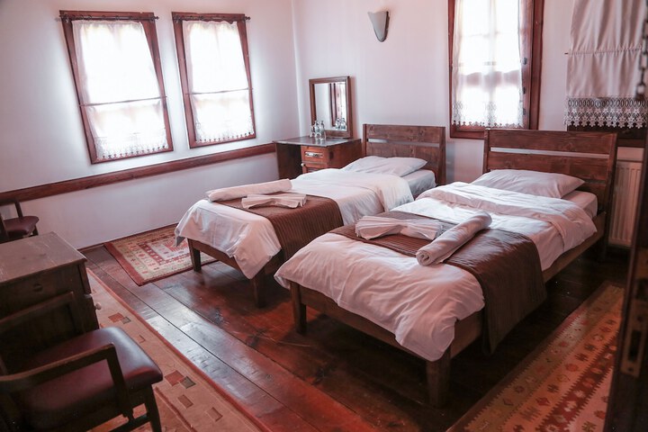 Room 6 of 20