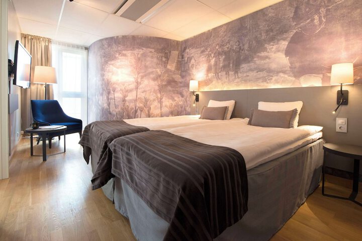 Room 28 of 64