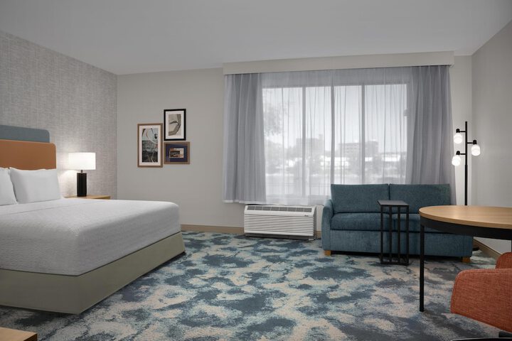 Room 8 of 38